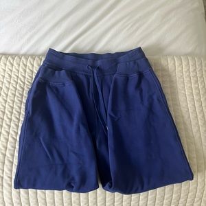 Size 8 Lululemon Scuba High Rise Jogger in color psychic
